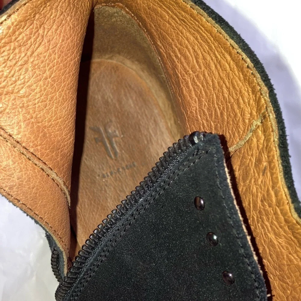 Frye® Nora Oiled Italian Black Leather Suede Stud Booties Block Heel size 9.5